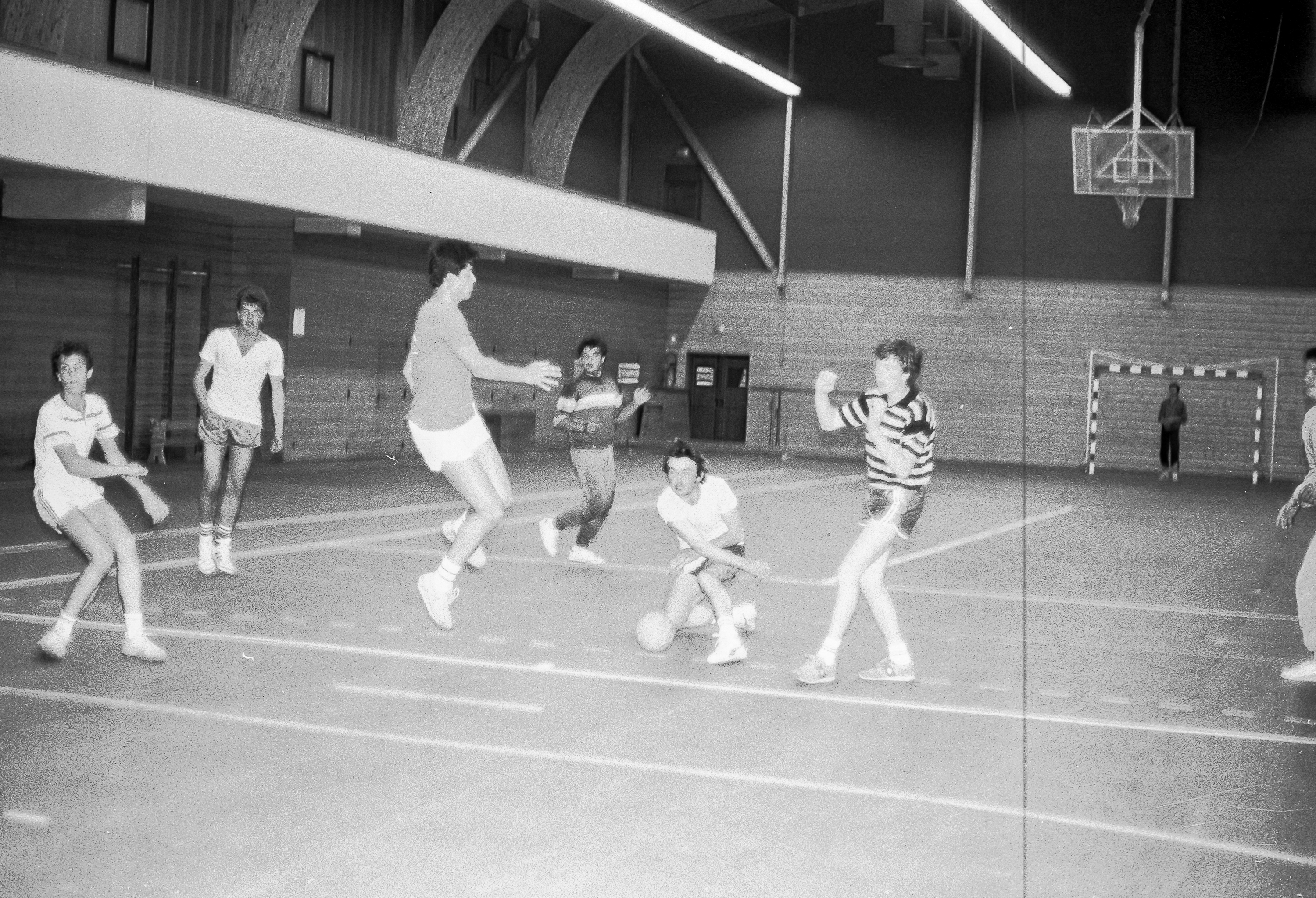 1985-hand-ball-mjc_02