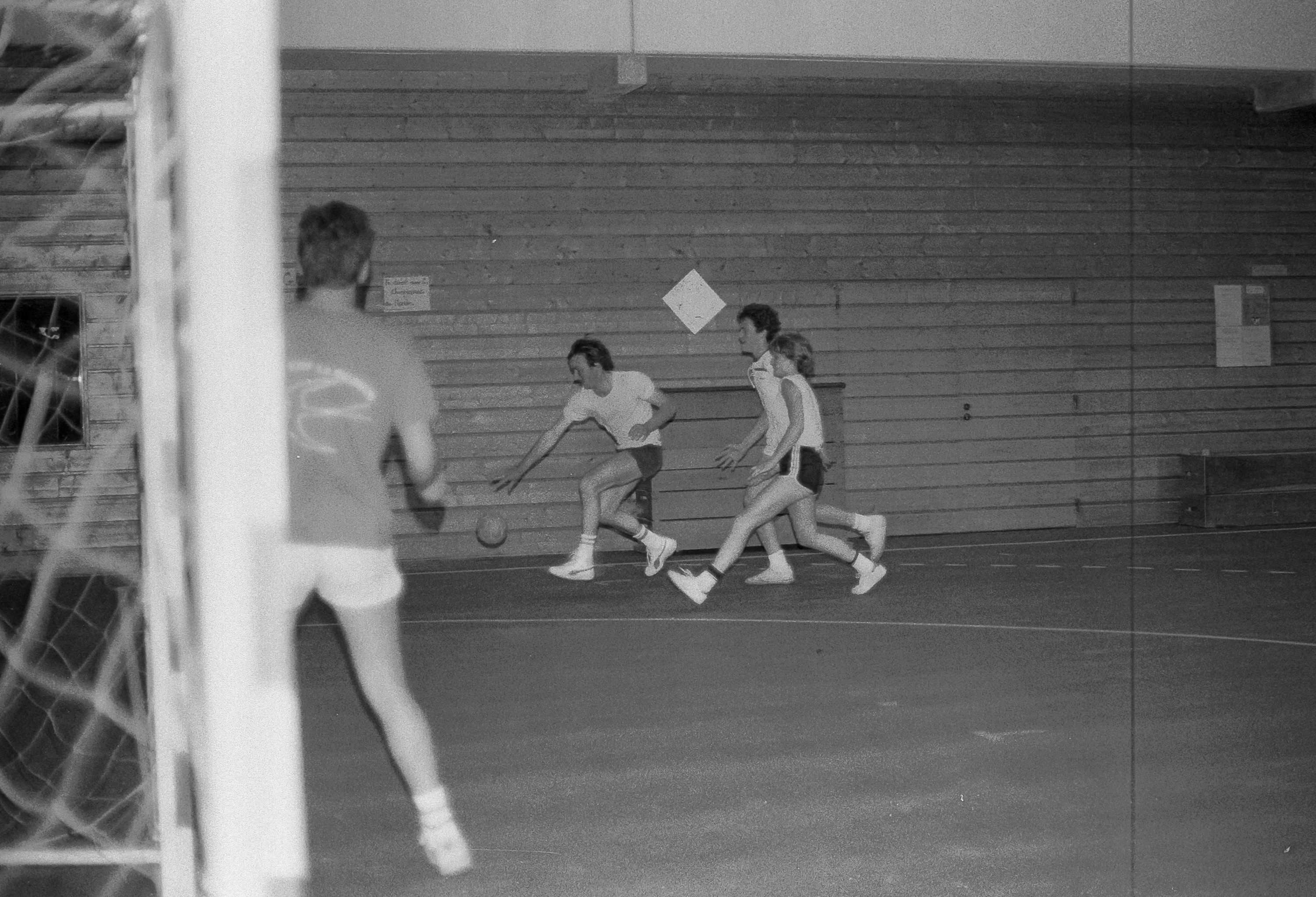 1985-hand-ball-mjc_03